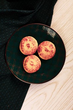 Koyu çikolata parçaları ile tanımlama