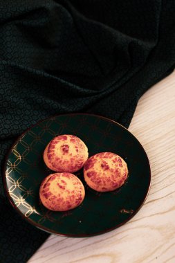 Koyu çikolata parçaları ile tanımlama