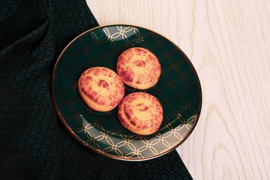 Koyu çikolata parçaları ile tanımlama