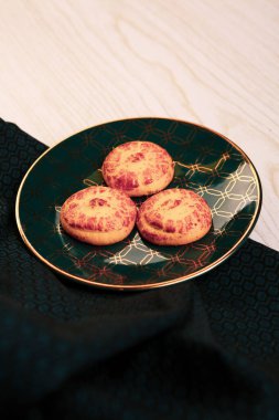 Koyu çikolata parçaları ile tanımlama