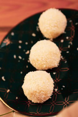 Koyu çikolata parçaları ile tanımlama