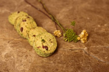 Koyu çikolata parçaları ile tanımlama