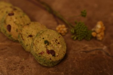 Koyu çikolata parçaları ile tanımlama