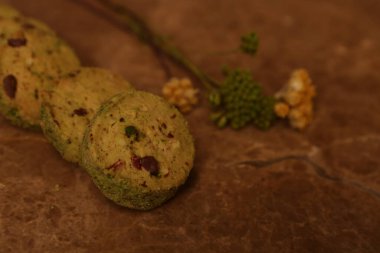 Koyu çikolata parçaları ile tanımlama