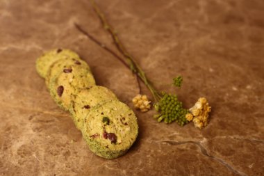 Koyu çikolata parçaları ile tanımlama