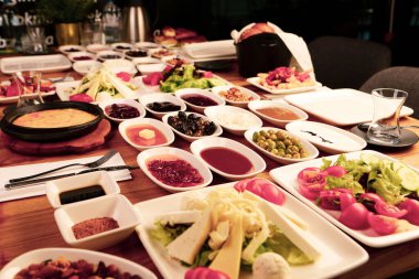 zengin ve leziz Türk Kahvaltı