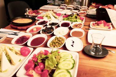 zengin ve leziz Türk Kahvaltı