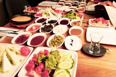 zengin ve leziz Türk Kahvaltı