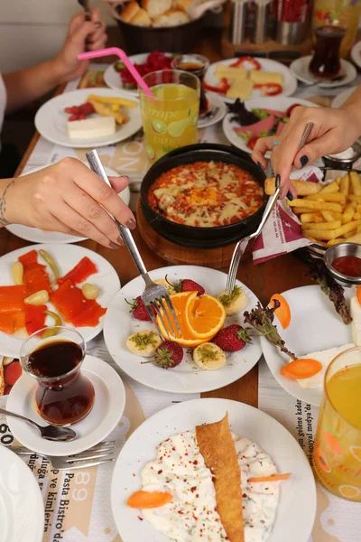 zengin ve leziz Türk Kahvaltı