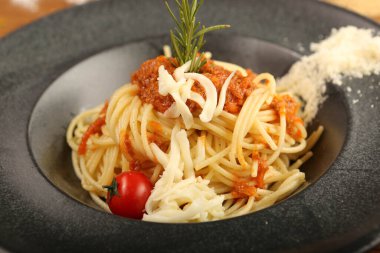 Lezzetli soslu lezzetli klasik İtalyan makarnası..