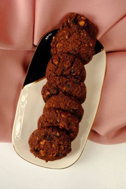 Koyu çikolata parçaları ile tanımlama