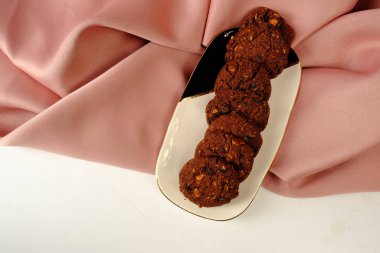 Koyu çikolata parçaları ile tanımlama