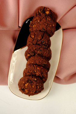 Koyu çikolata parçaları ile tanımlama