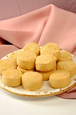 Koyu çikolata parçaları ile tanımlama