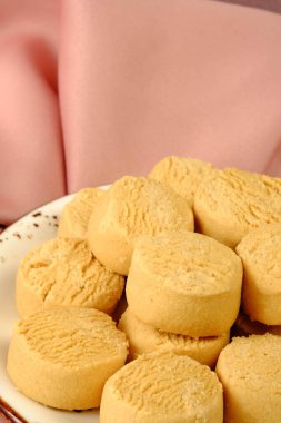 Koyu çikolata parçaları ile tanımlama