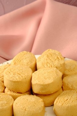 Koyu çikolata parçaları ile tanımlama