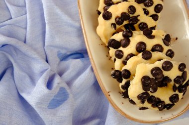 Koyu çikolata parçaları ile tanımlama