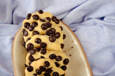 Koyu çikolata parçaları ile tanımlama