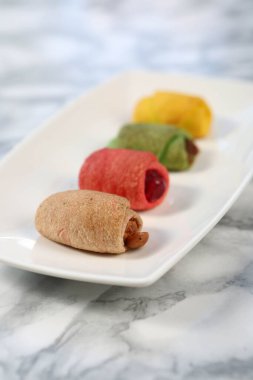 Koyu çikolata parçaları ile tanımlama