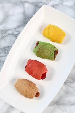 Koyu çikolata parçaları ile tanımlama