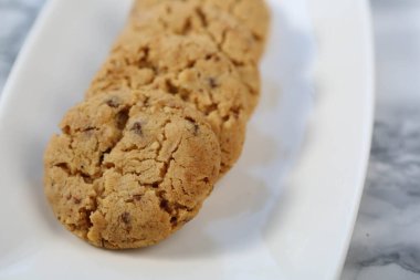 Koyu çikolata parçaları ile tanımlama