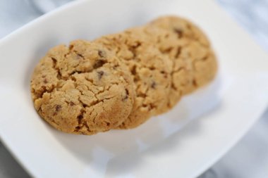 Koyu çikolata parçaları ile tanımlama