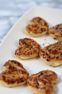 Koyu çikolata parçaları ile tanımlama