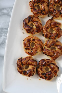 Koyu çikolata parçaları ile tanımlama