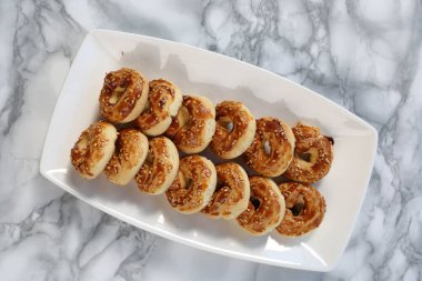 Koyu çikolata parçaları ile tanımlama