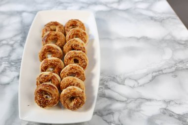 Koyu çikolata parçaları ile tanımlama