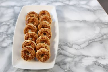 Koyu çikolata parçaları ile tanımlama