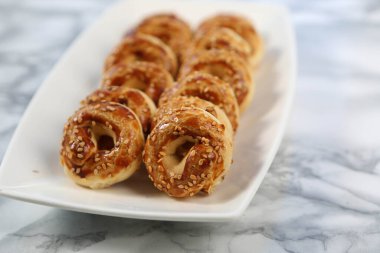 Koyu çikolata parçaları ile tanımlama