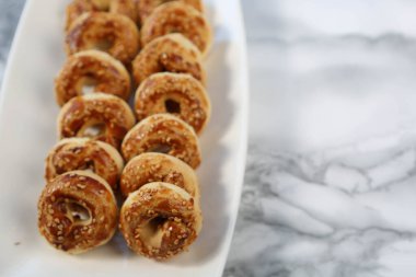 Koyu çikolata parçaları ile tanımlama