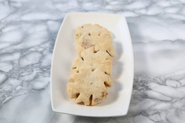 Koyu çikolata parçaları ile tanımlama