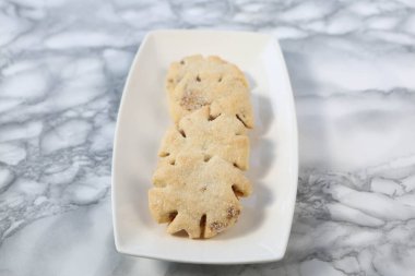 Koyu çikolata parçaları ile tanımlama