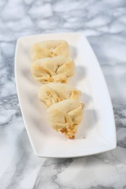 Koyu çikolata parçaları ile tanımlama