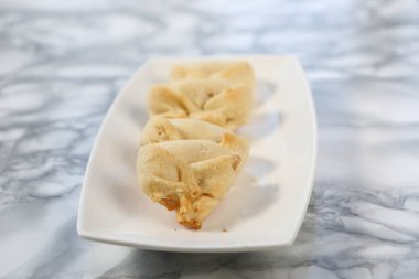 Koyu çikolata parçaları ile tanımlama