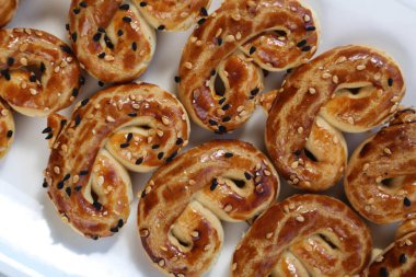 Koyu çikolata parçaları ile tanımlama