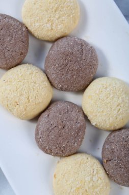 Koyu çikolata parçaları ile tanımlama