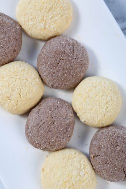 Koyu çikolata parçaları ile tanımlama