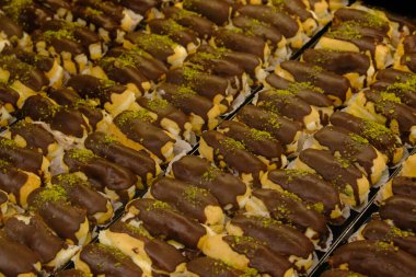 Masada lezzetli bir pasta var.