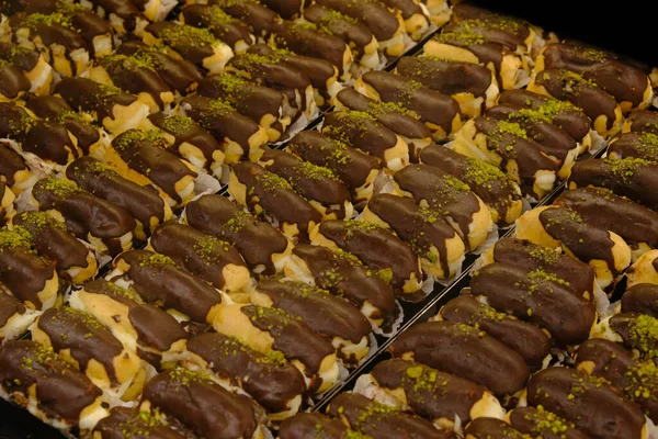 Masada lezzetli bir pasta var.