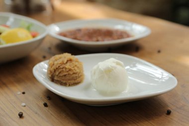 Geleneksel Türk ve Yunan yemek meze masası