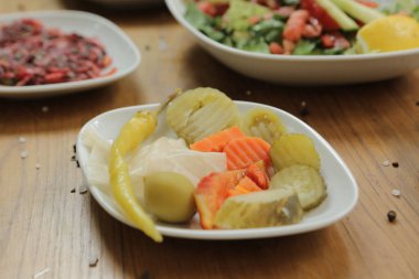 Geleneksel Türk ve Yunan yemek meze masası