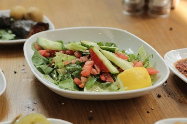 Geleneksel Türk ve Yunan yemek meze masası