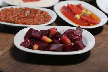 Geleneksel Türk ve Yunan yemek meze masası