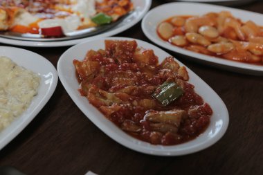Geleneksel Türk ve Yunan yemek meze masası