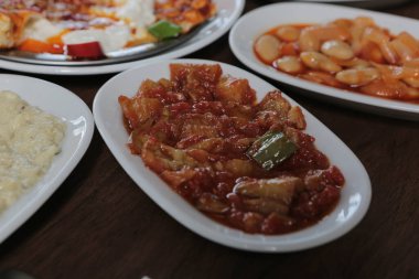 Geleneksel Türk ve Yunan yemek meze masası