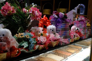 bir sürü değişik çikolatalı pralin