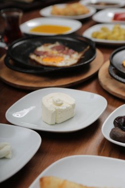 zengin ve leziz Türk Kahvaltı